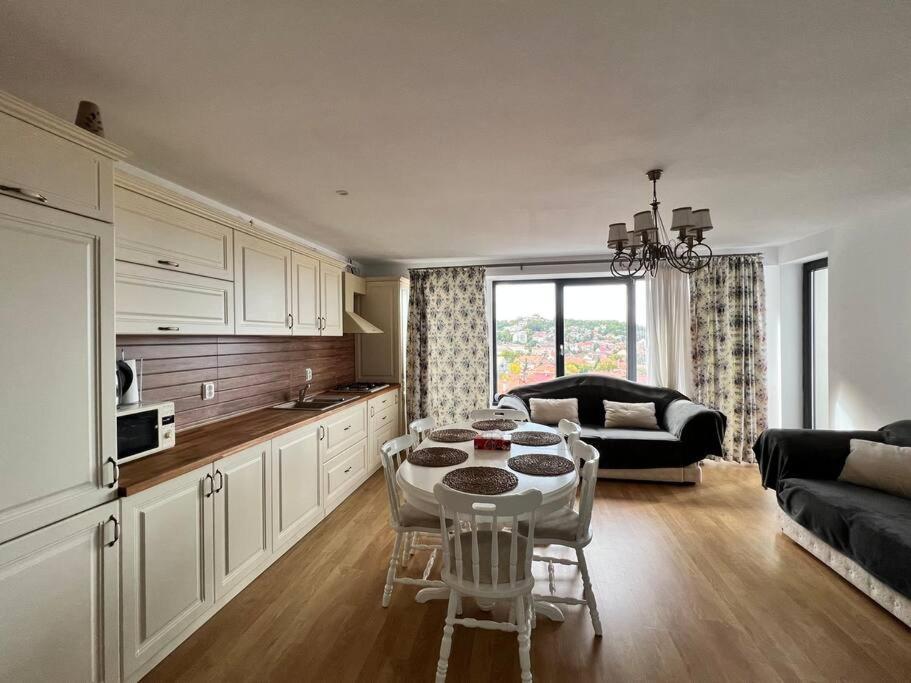 Central Apartment With Panoramic View Брашов Екстериор снимка